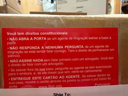 Photo of free Know your rights cards, portugués (Berkeley) #1