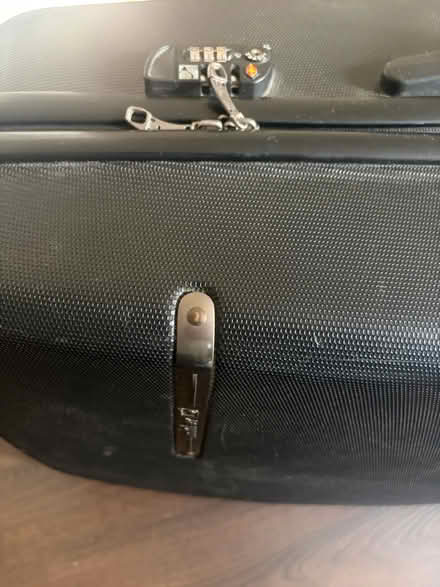 Photo of free luggage (Sutton SM2) #3