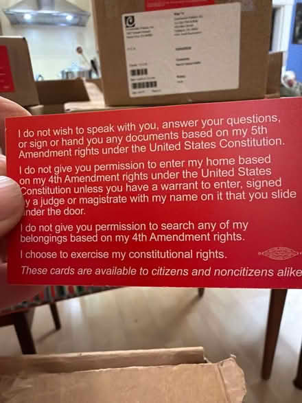 Photo of free Know your rights cards, Japanesea (Berkeley) #2