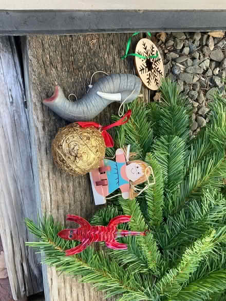Photo of free Cute tiny Christmas ornaments (Foothill Boulevard Cupertino) #1