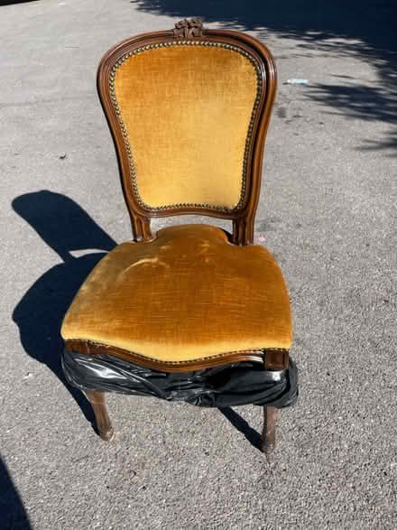 Photo of free Dining chairs (LU2) #1