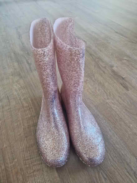 Photo of free Size 5 pink sparkly wellies (SE10) #1