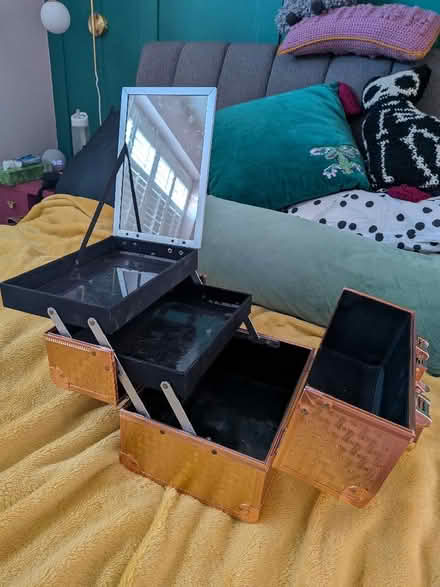 Photo of free Rose gold make up box (Springfield CM1) #2