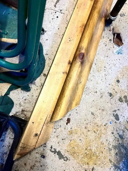 Photo of free stair rail that fixes to the wall. (Hoddesdon EN11) #2