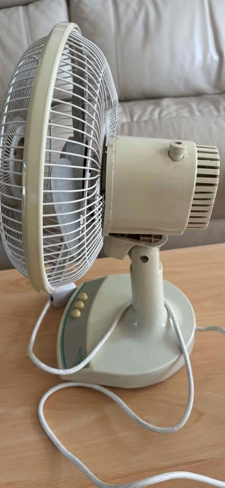 Photo of free Plug in Phillips Oscillating Fan (Enfield EN2) #3