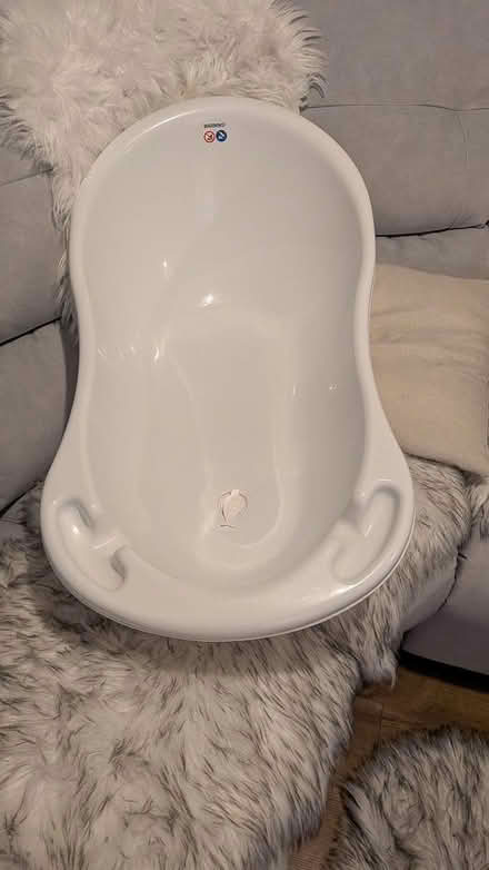 Photo of free Baby Bath With Plug Hole (Wrose BD18) #1