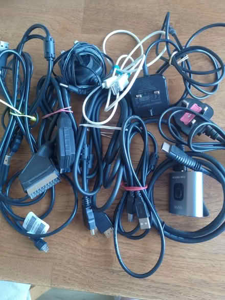 Photo of free Cables (Bishops Cleeve) #1
