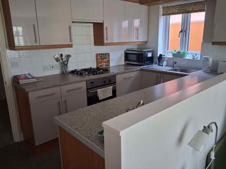Photo of free Howdens fitted kitchen with Bosch integrated appliances (Nork SM7) #2