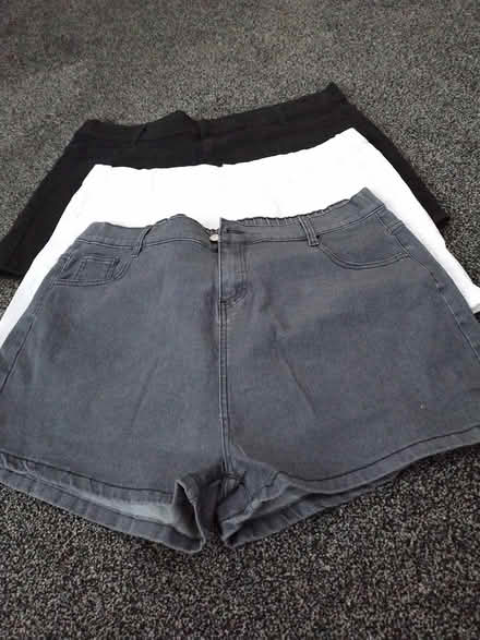 Photo of free denim shorts (Kendal LA9) #1
