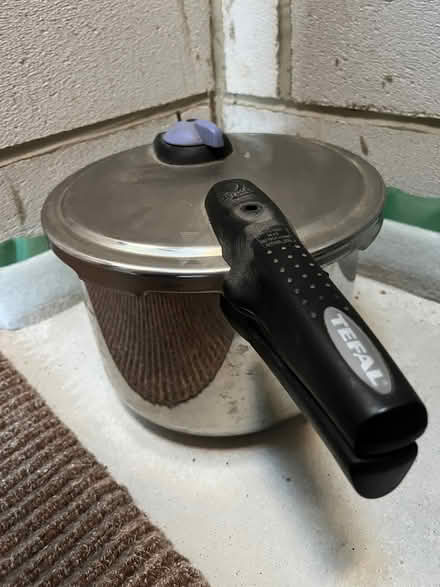 Photo of free Tefal Pressure Cooker (Draycott GL11) #2