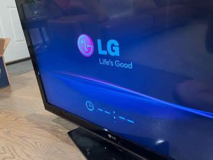 Photo of free 42 inch LG TV (Petworth/16th St Heights) #3