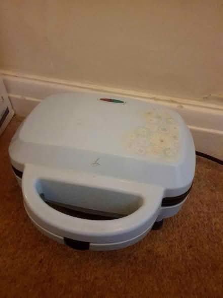 Photo of free Lakeland cupcake maker (Burneside LA9) #1