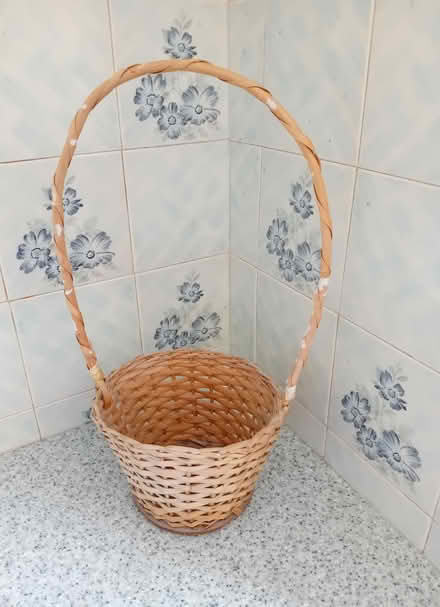 Photo of free An old basket (Old Harlow CM17) #1