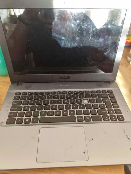 Photo of free Asus Laptop (for spare parts) (Longhill Road SE6) #1