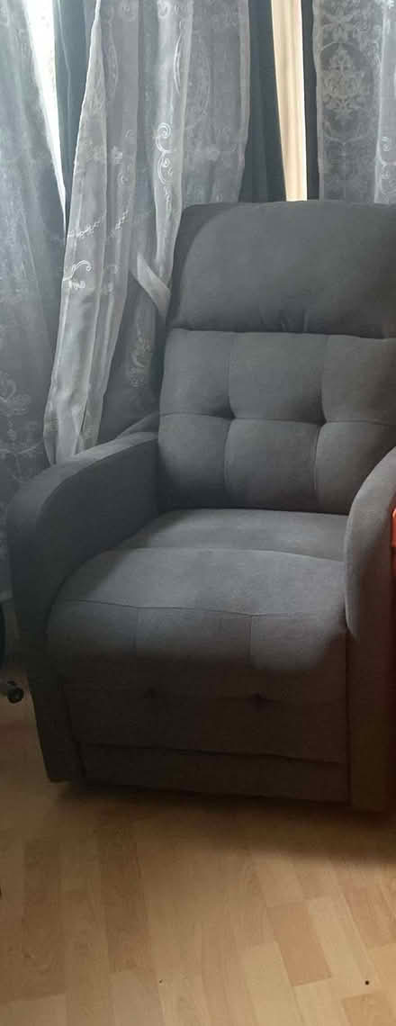 Photo of free Sofa chair (Clapham Junction SW11) #1