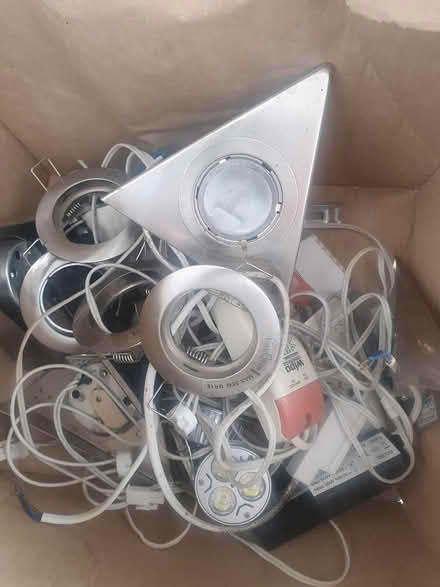 Photo of free Under cabinet lights and spotlights (HP17 Haddenham) #1