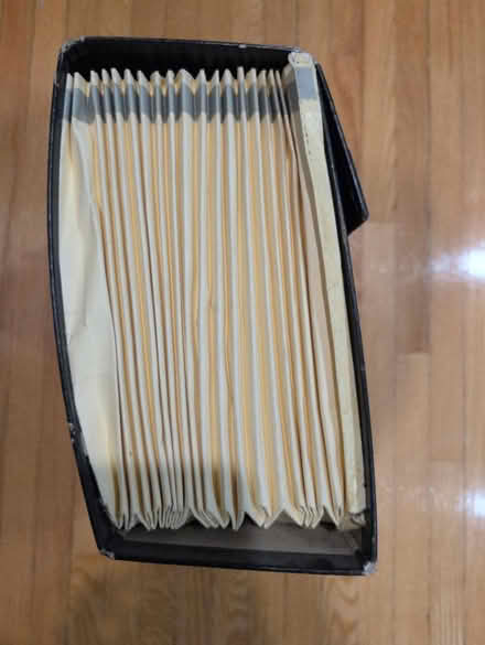 Photo of free Paper organizer (Bloor St W & South Kingsway) #4