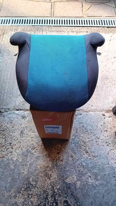 Photo of free Child Car Seat and Booster Seat (Croydon CR0) #1