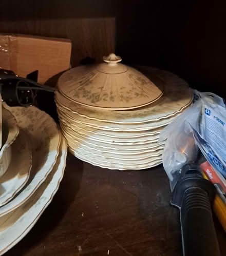 Photo of free China set (Near NoVa campus) #3