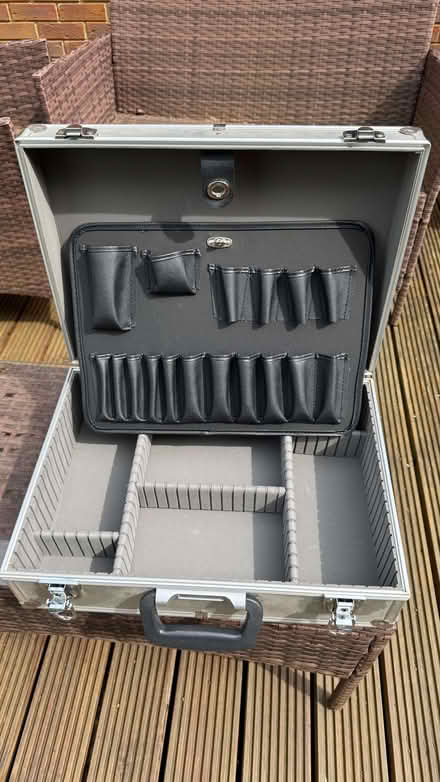 Photo of free aluminum case (Burridge PO15) #3