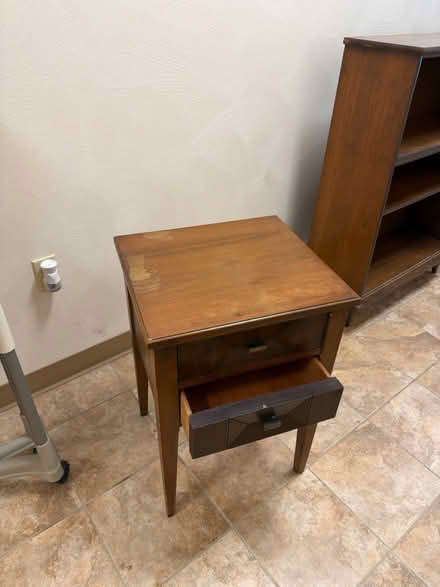 Photo of free Furniture, mirror and high chair (Near murrysville) #4