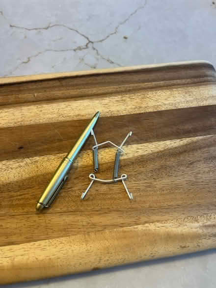 Photo of free Plate hanger (Old ottawa south) #1