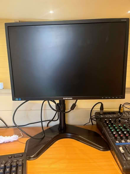 Photo of free used monitor (Mortlake SW13) #1
