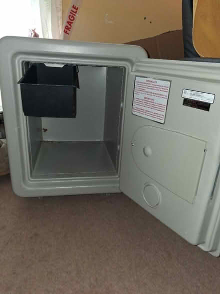 Photo of free Fire safe (Sandilands CR0) #3