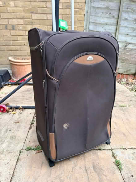 Photo of free Suitcase for free - can hold 32kg (Friern Village N11) #3