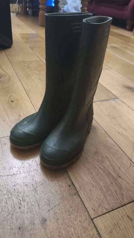 Photo of free Green wellies VGC size 6/39 SE25 (South Norwood SE25) #2