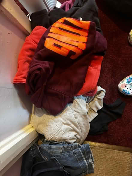 Photo of free Pile sweatshirts L /X-LARGE (Aspley NG8) #1