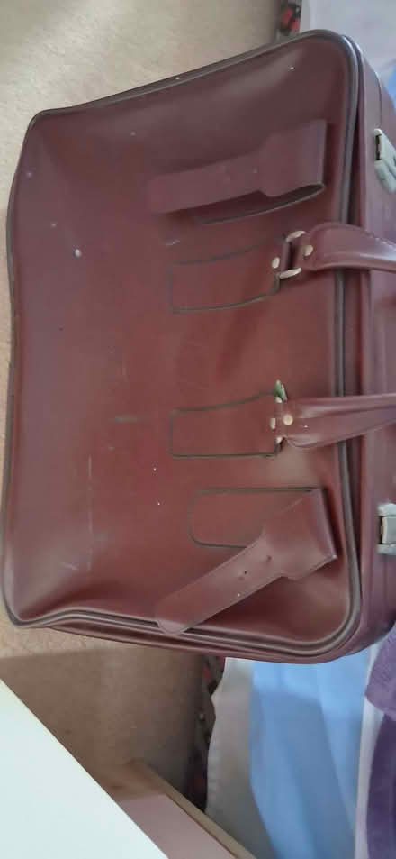 Photo of free red suitcase used no wheels (Wigmore LU2) #1