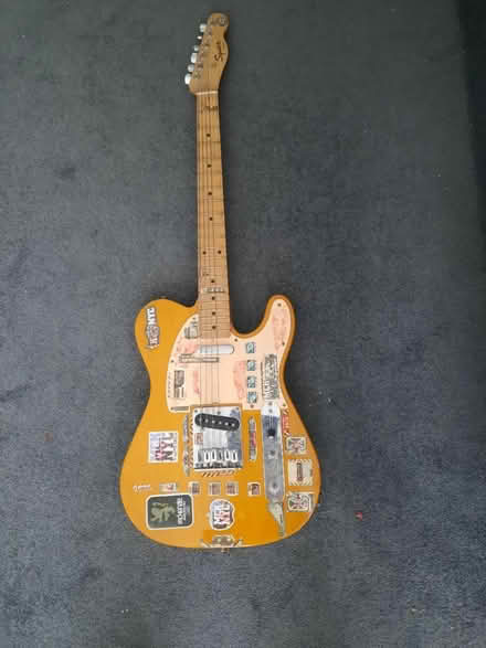 Photo of free Electric guitar (Greenwich, SE10) #1