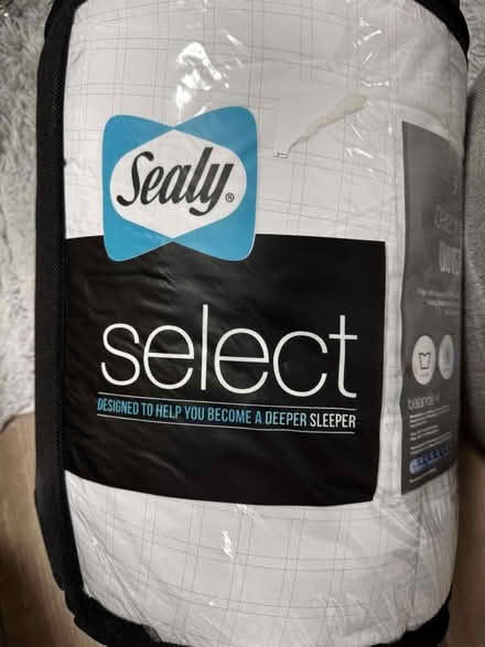 Photo of free Sealy Double duvet, 200x200cm, 10.5 tog (Chelsea Harbour SW6) #1