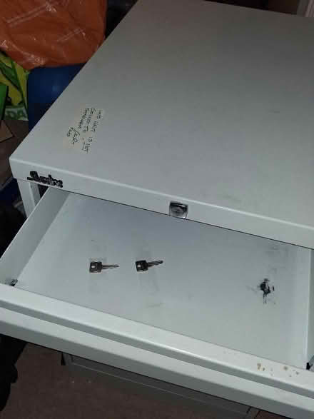Photo of free Metal filing cabinet (Sandilands CR0) #2