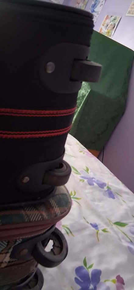 Photo of free black suitcase with red edging used with wheels (Wigmore LU2) #3