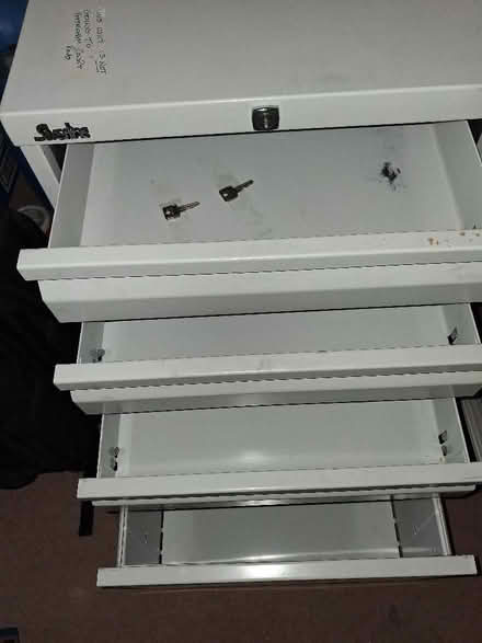 Photo of free Metal filing cabinet (Sandilands CR0) #3