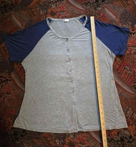 Photo of free Short Sleeved Baseball Tee - M (West 7th) #3