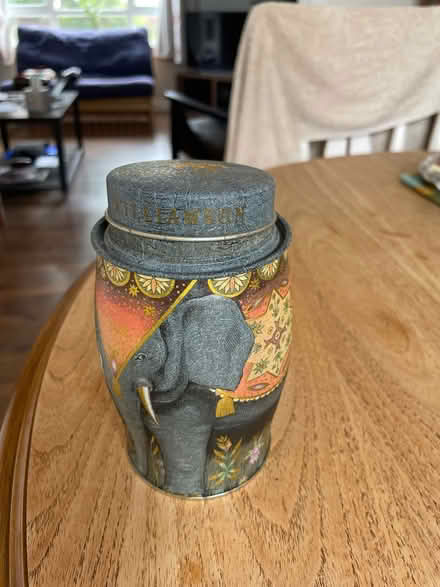 Photo of free Beautiful decorative tin (OX3) #1