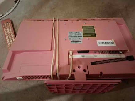 Photo of free 720p TV with SCART and HDMI inputs (Great Billing NN3) #2