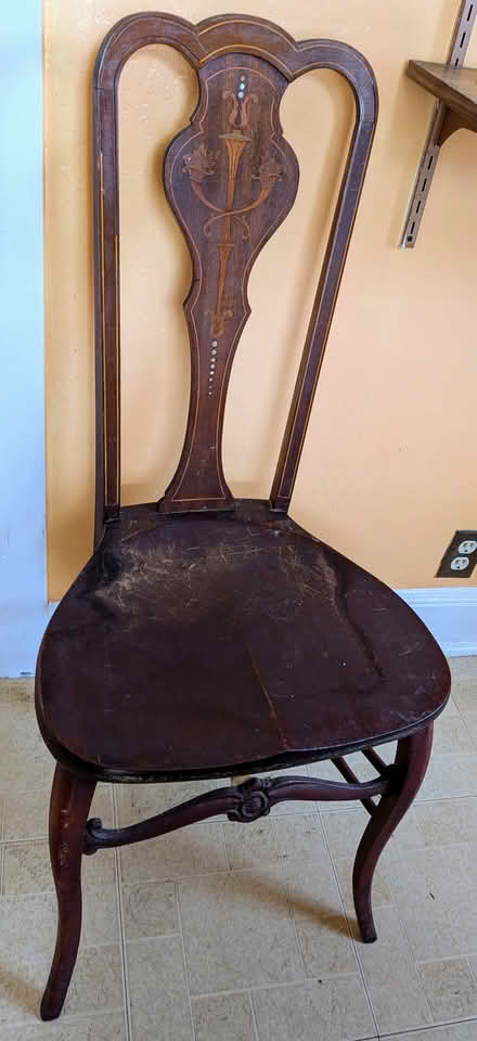 Photo of free old desk chair (Anna st in Teaneck) #1