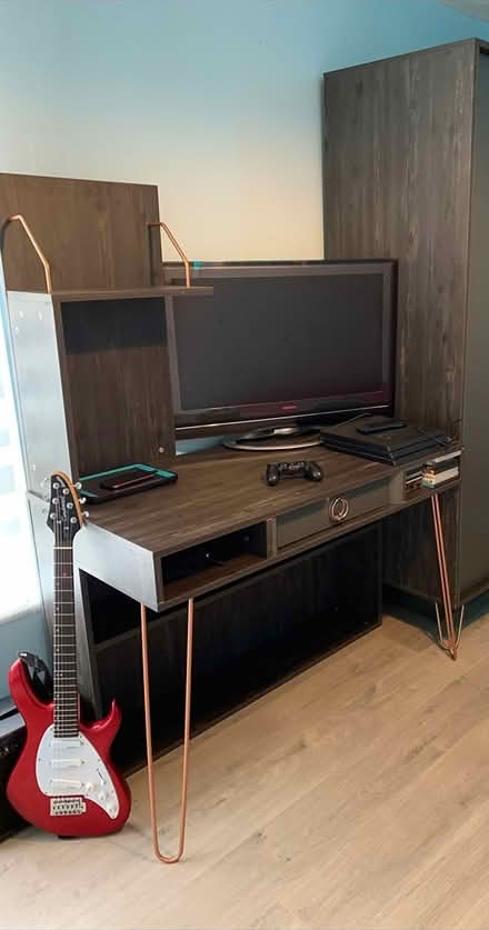 Photo of free Computer/study desk (Southwark SE17) #1