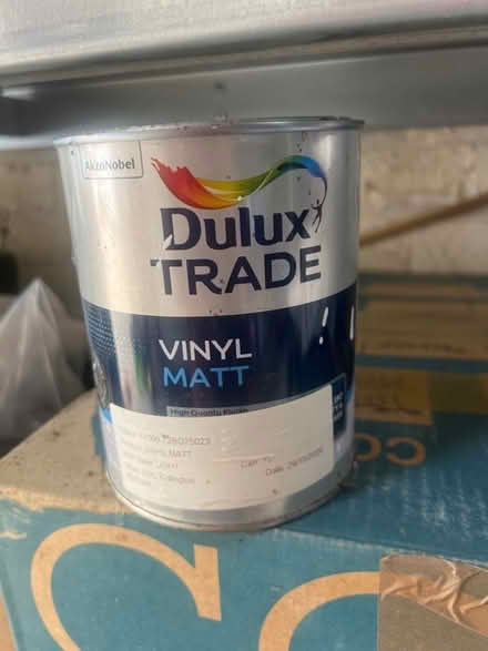 Photo of free Dulux Trade Vinyl Matt paint – 1L (Upper Wolvercote OX2) #1