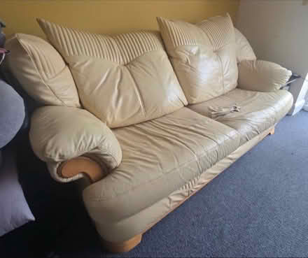 Photo of free Leather 3 piece suite (Leighton Buzzard LU7) #1