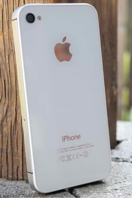 Photo of Old iPhone/pad for 'Family Sharing' (Bear Flat, Bath BA24) #1