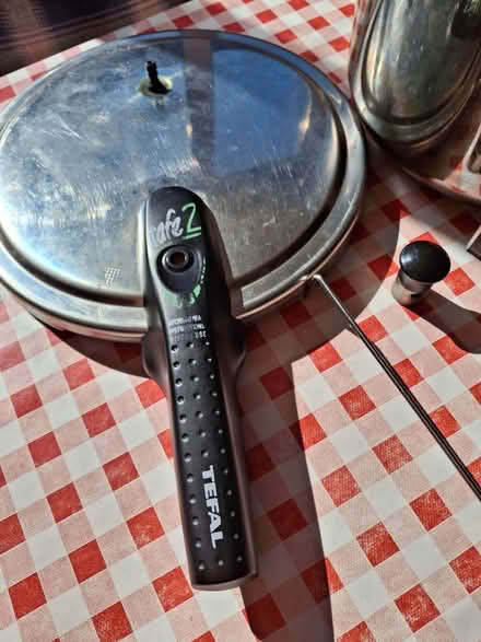 Photo of free Pressure Cooker (The Highlands TN39) #2