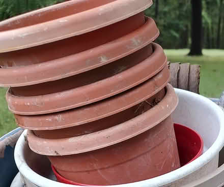 Photo of free Plastic pots (Odenton) #1