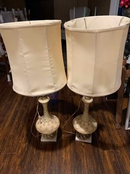 Photo of free pair of vintage table lamps (newmarket, ontario) #3