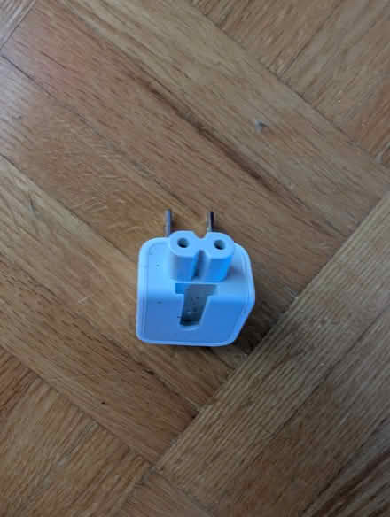 Photo of free Apple adapter (Kanata (Eagleson / Hazeldean)) #1