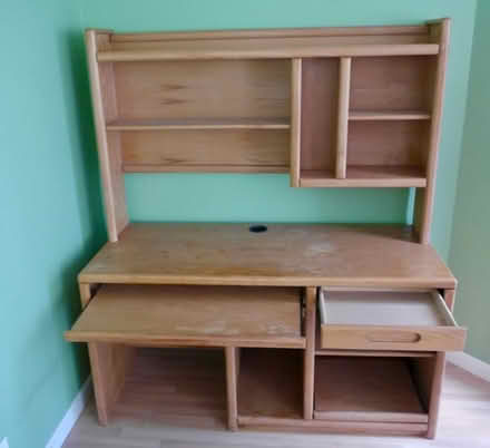 Photo of free Desk/Hutch (Mary Manor Sunnyvale) #1